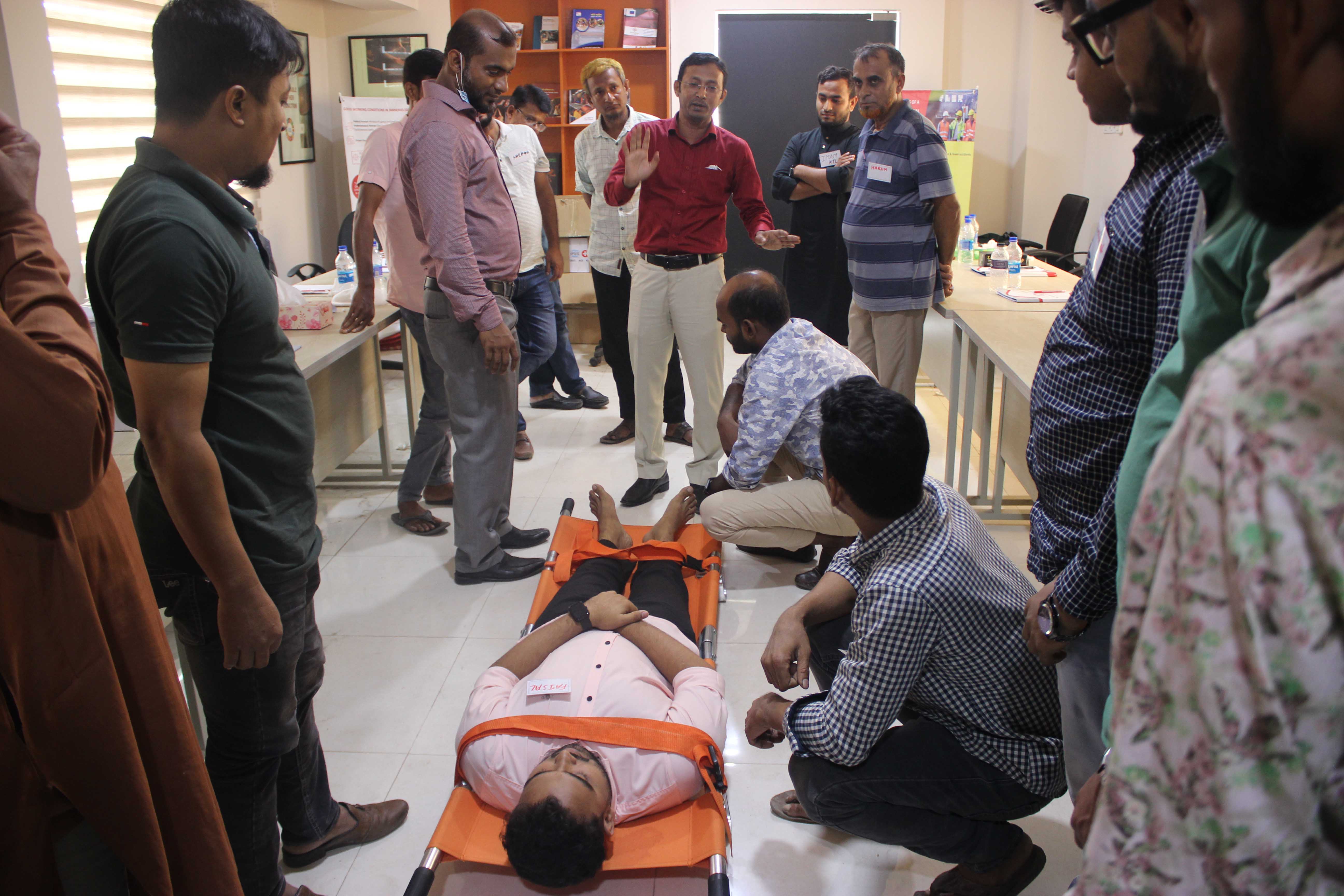 “Introductory training on First Aid” বিষয়ে দিনব্যাপি প্রশিক্ষন অনুষ্ঠিত