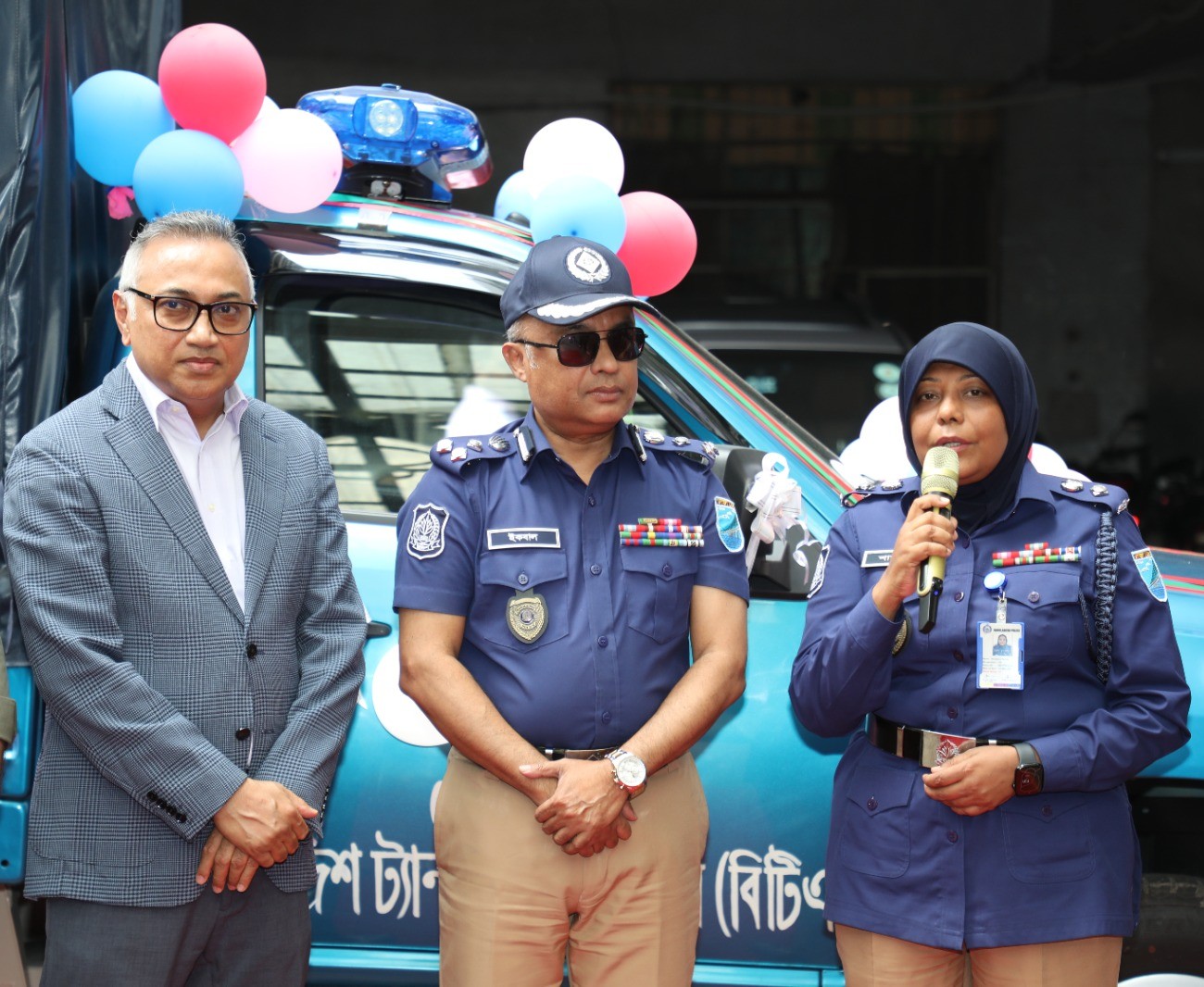 চামড়া শিল্পনগরীর নিরাপত্তা বিধানে পুলিশের গতিশীলতা বৃদ্ধির জন্য বিটিএ এর পক্ষ হতে ঢাকা রেঞ্জের ডিআইজি’র নিকট পুলিশ ভ্যান হস্তান্তর করা হয়